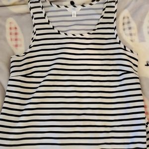 **7 for $25 **Black and white striped tank..